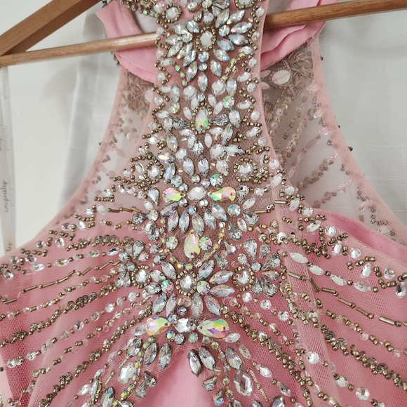 Ava Presley Light Pink Rhinestone Open-Back Prom Halter Dress Size 4 - Picture 5 of 12